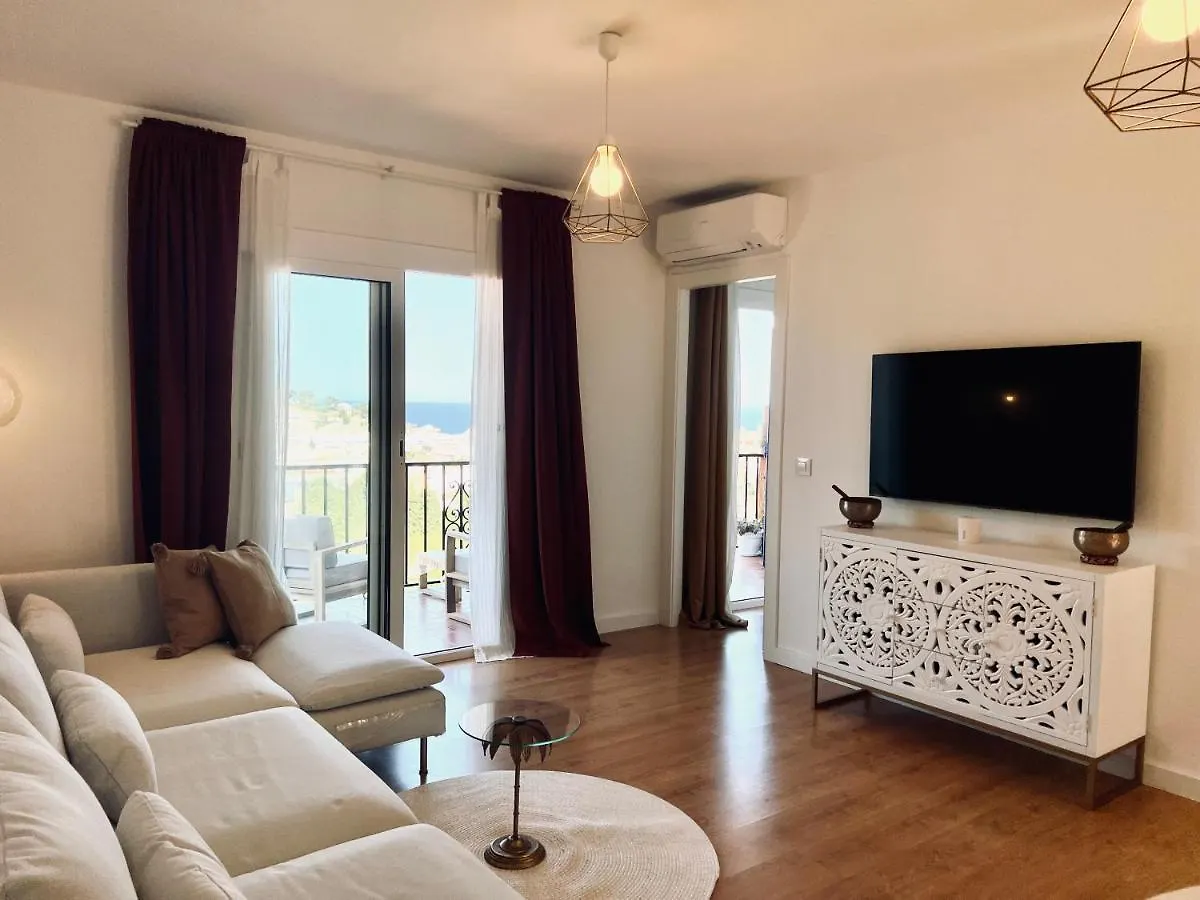 Zen Apartment Sea Views توسا ذي مار 0*,