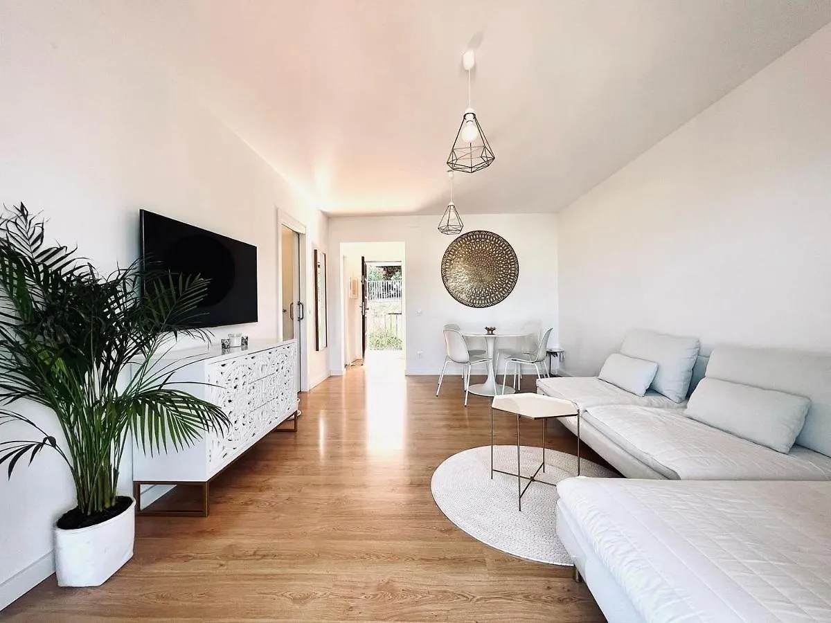 Zen Apartment Sea Views توسا ذي مار
